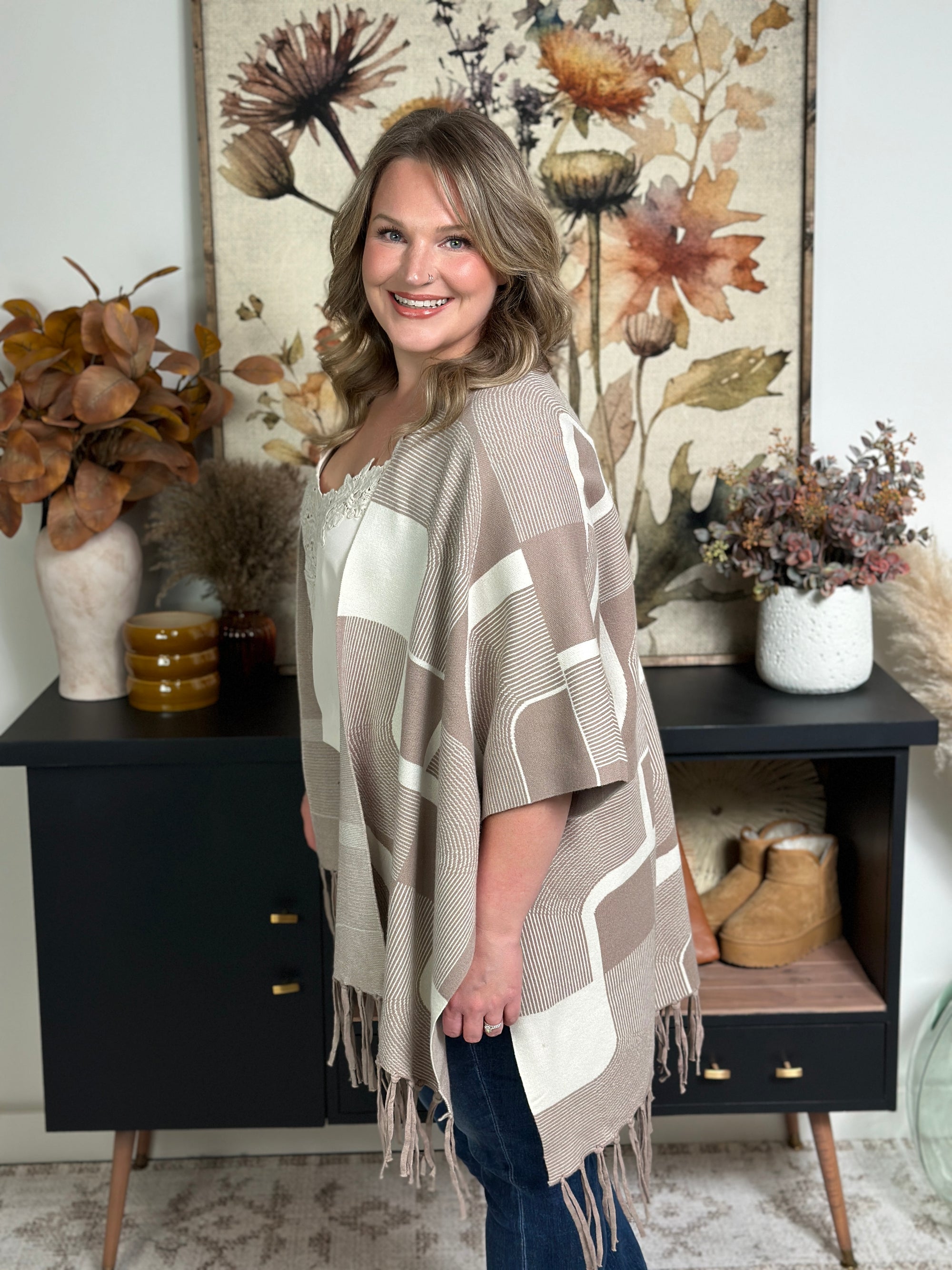 Soft Abstract Poncho with Tassels - Brown/Ivory